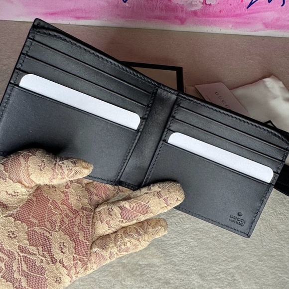 Gucci Black Leather Bifold Wallet w/Gold Logo Print - Picture 5 of 11